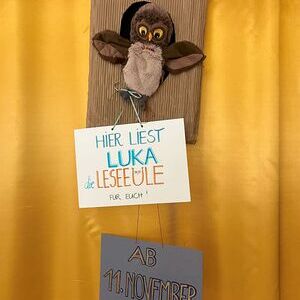 LUKA zu Besuch in der Bücherei